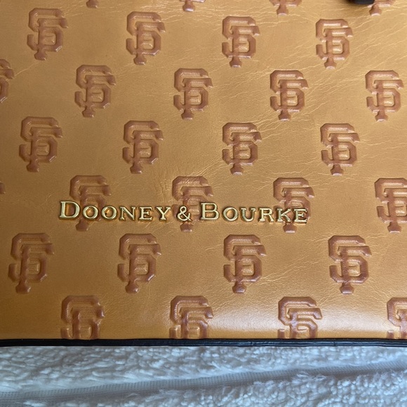 Dooney & Bourke x SF Giants Leather ‘SF’ Monogram Matching Purse and Wallet Set - Picture 2 of 12